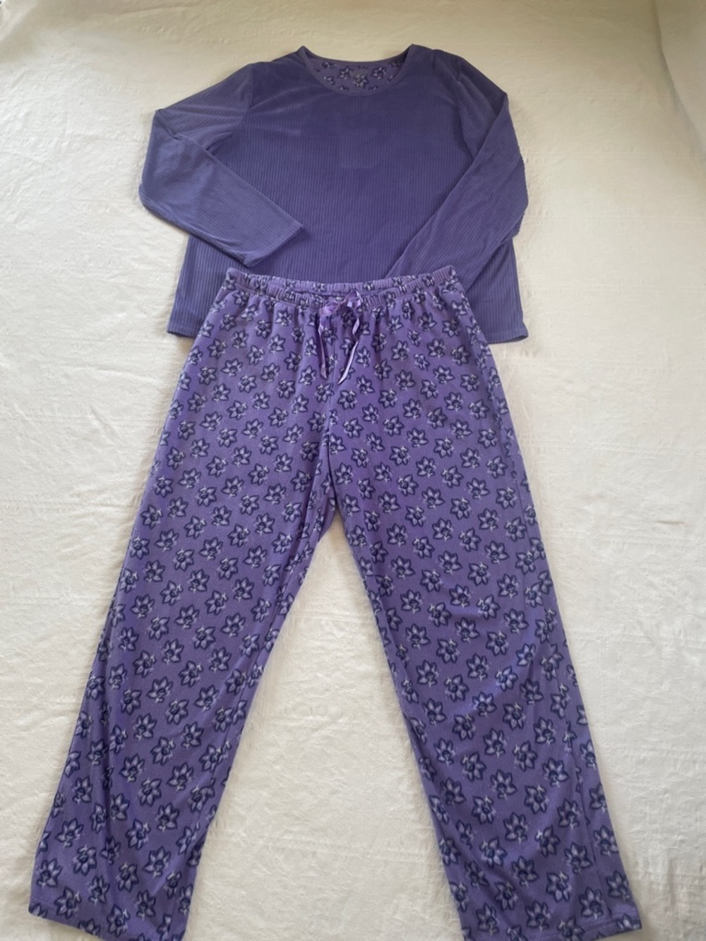 croft & barrow Purple Fleece Pajama set Size L, PTP 22, L26 - Waist strch Inm 28